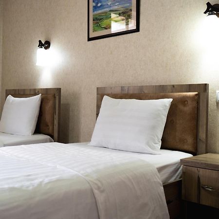 Tourist Inn Hotel Tashkent Exterior foto