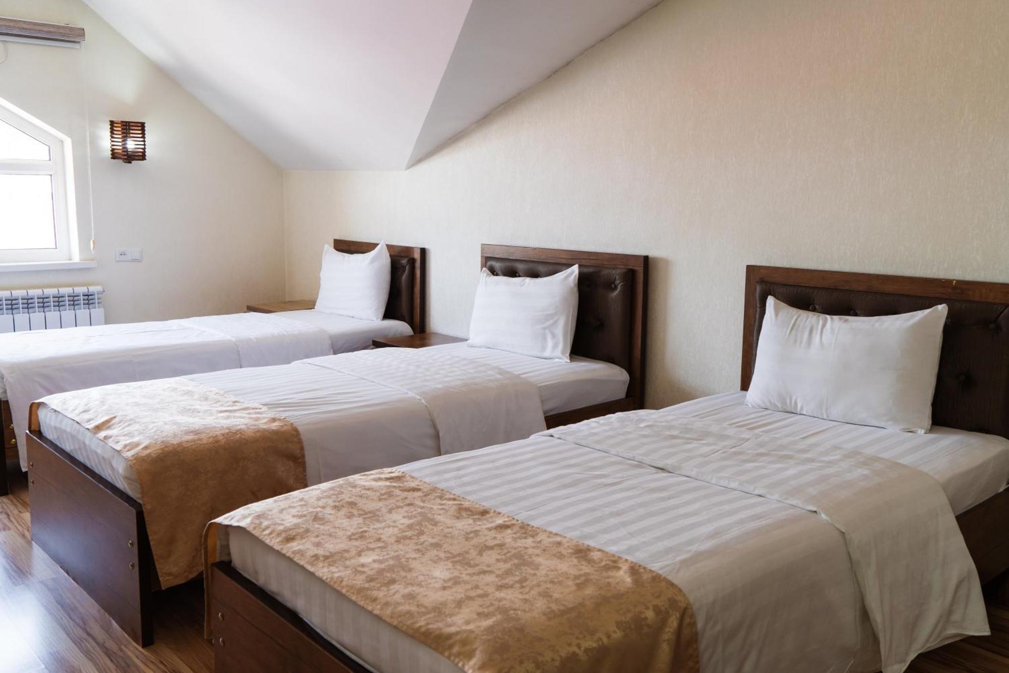 Tourist Inn Hotel Tashkent Exterior foto