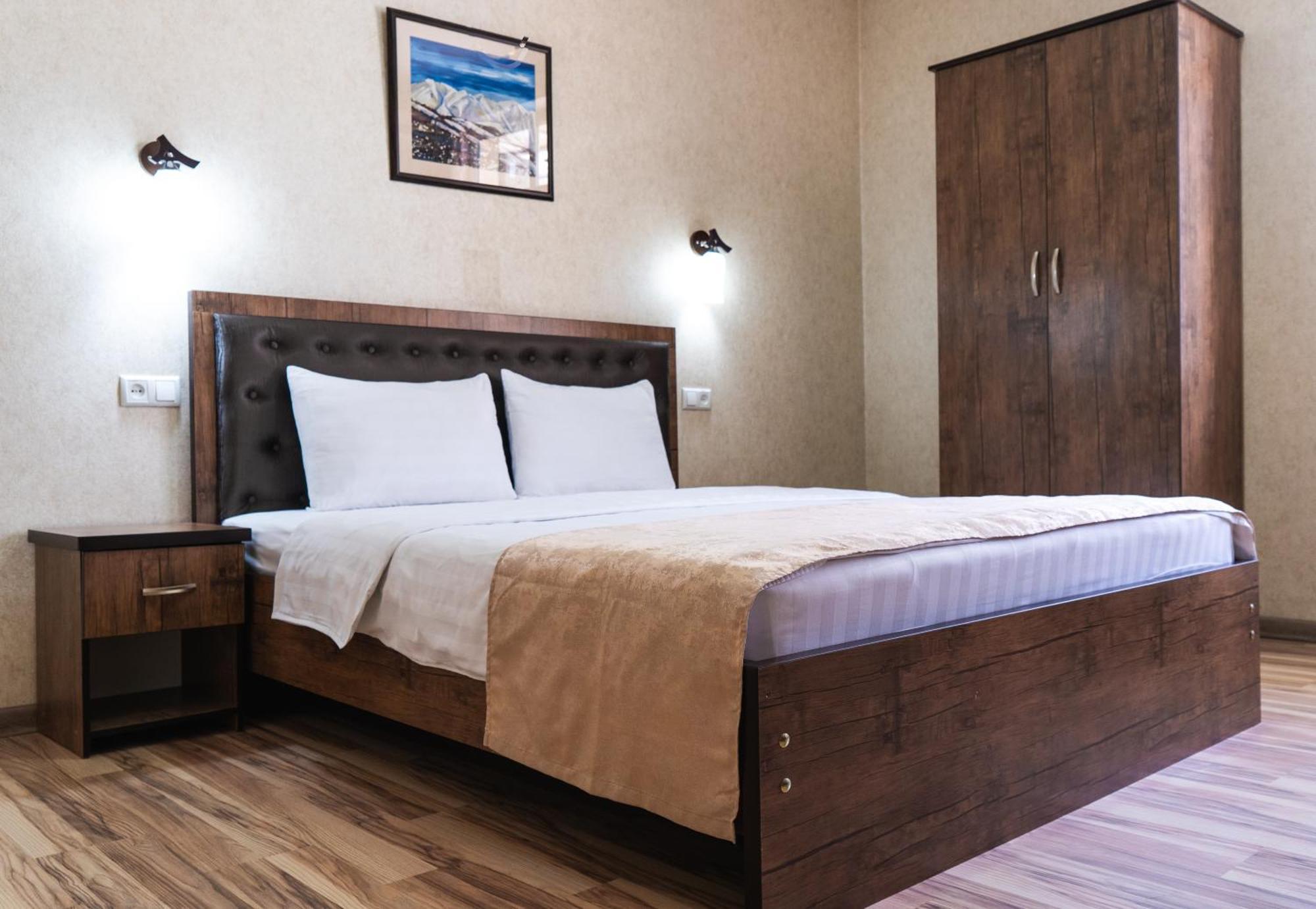 Tourist Inn Hotel Tashkent Exterior foto