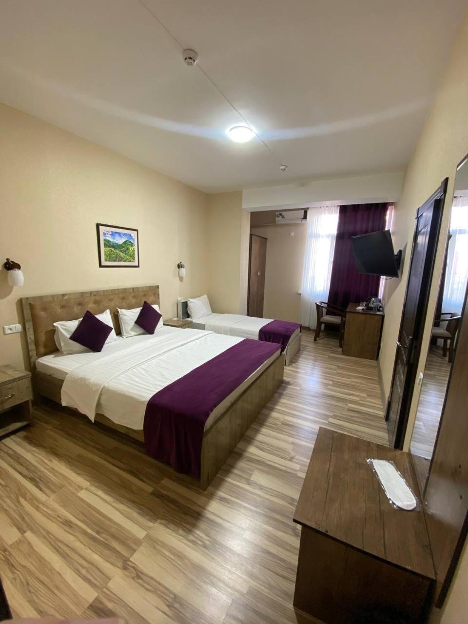 Tourist Inn Hotel Tashkent Exterior foto