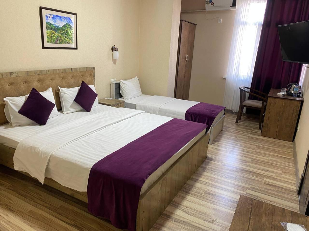 Tourist Inn Hotel Tashkent Exterior foto